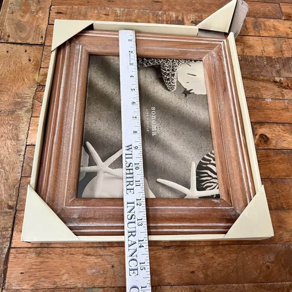 Sonoma Lifestyle 8 x 10 Distressed Wooden Frame